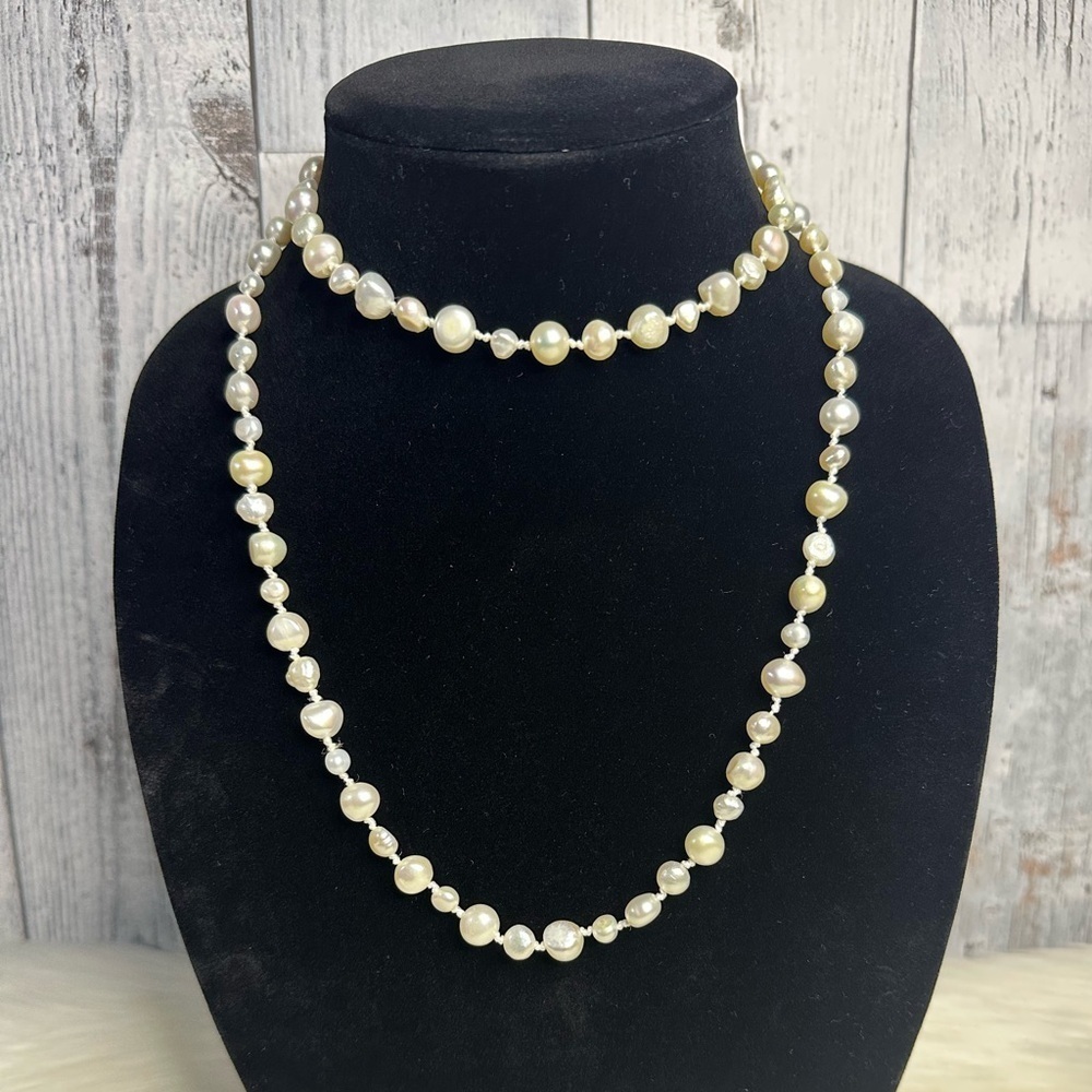 FRESH WATER PEARL necklace in natural white